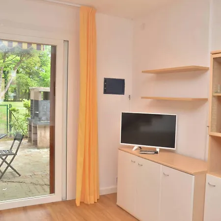 Villa Elegant Near The Beach-beahost
